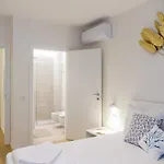 Italyescapes La Piazzetta Daire *