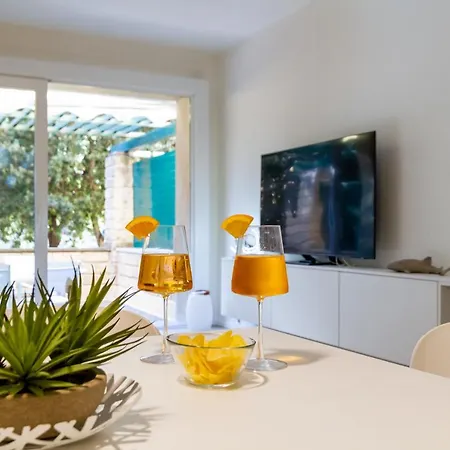 Italyescapes La Piazzetta Daire *